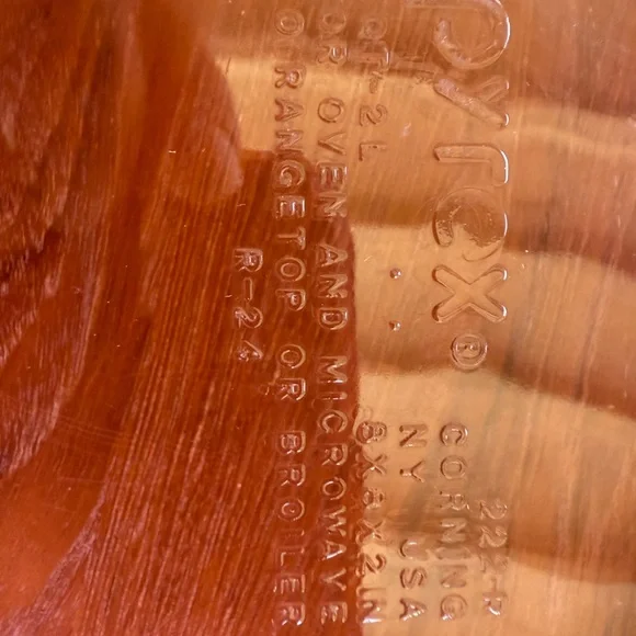 Pyrex Vintage Cranberry Baking Dish Set w/ 8” Square & 11” x 7.5” Rectangle Pans - Picture 13 of 16